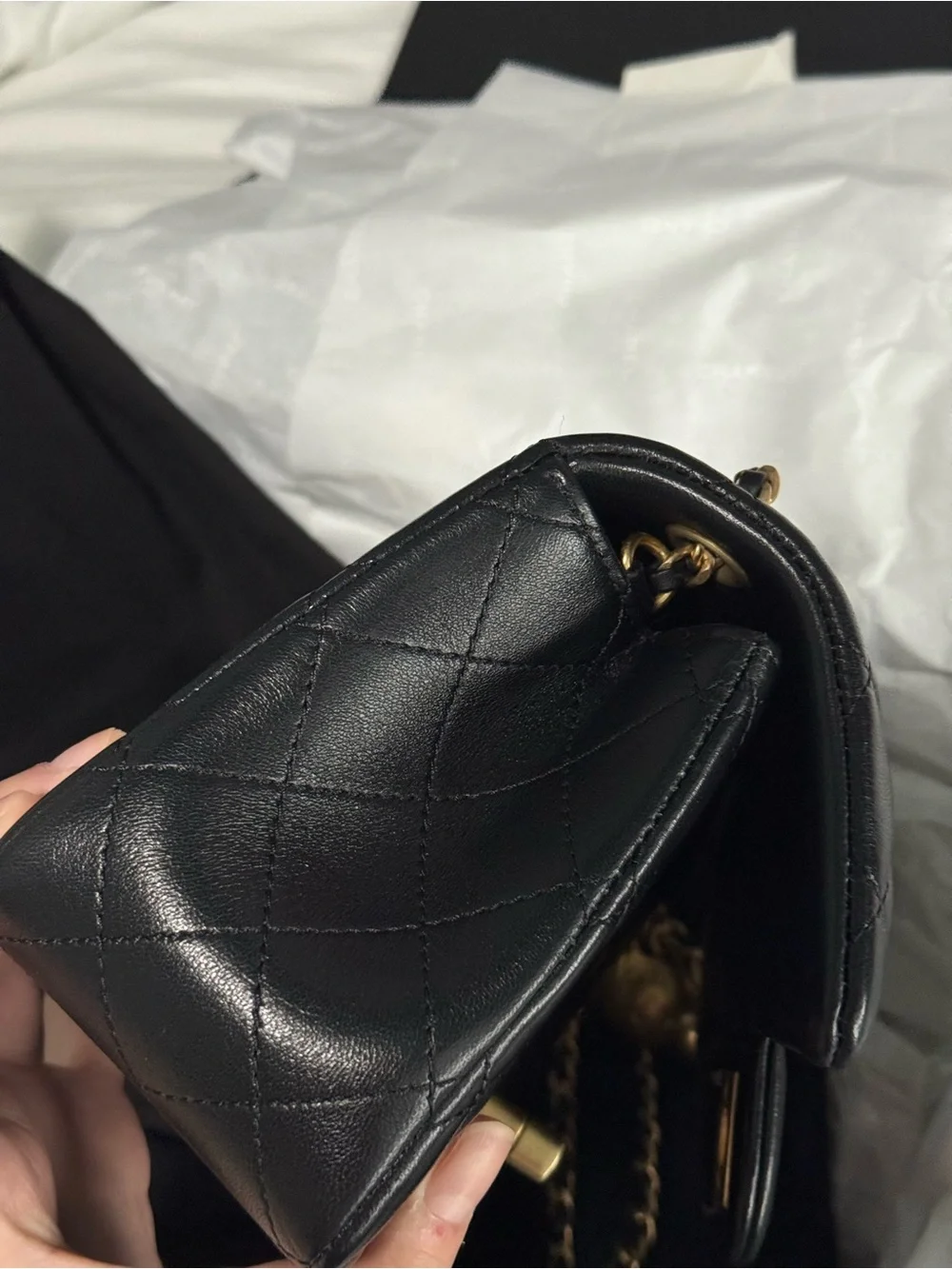 CHANEL Black Quilted Leather Shoulder Bag with Gold Hardware pearl crush